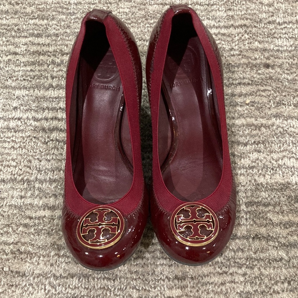 authentic Tory Burch wedge heels burgundy size 5 1/2